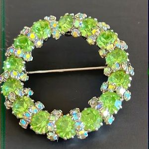 Crystal Green & iridescent Vintage Round/Wreath/Circle High Quality Brooch